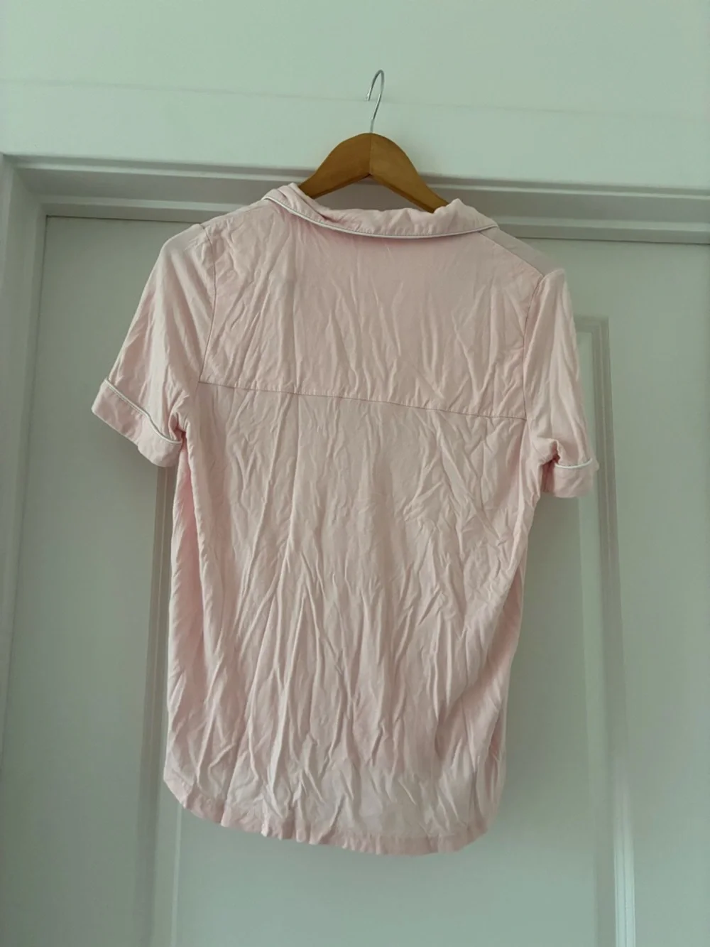 Cozy Earth Women's Bamboo Stretch-Knit Short Sleeve Pajama Set in Blossom - Picture 8 of 10